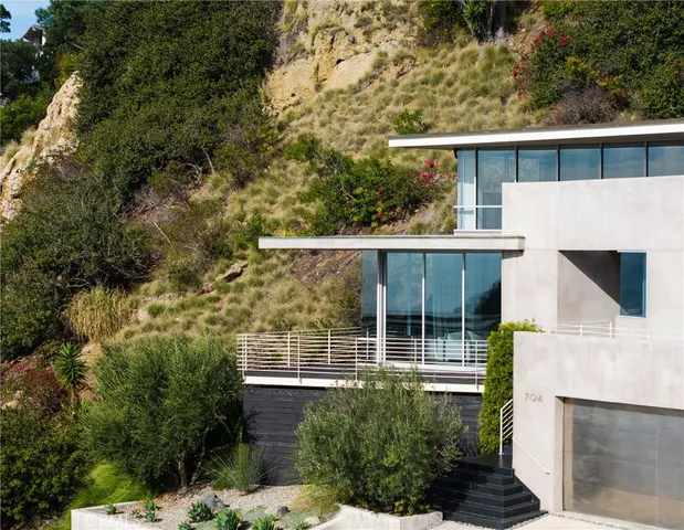 $4,995,000 | 704 Nyes Place, Laguna Beach, CA 92651