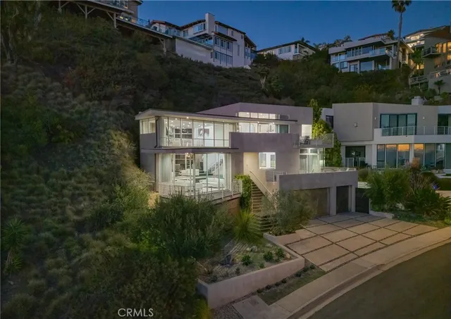$4,995,000 | 704 Nyes Place, Laguna Beach, CA 92651