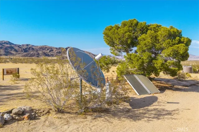 $299,999 | 4773 Shawnee Trail, Landers, CA 92285