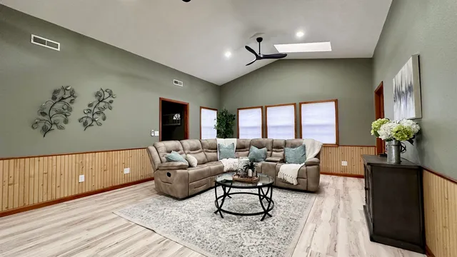 $189,000 | 1111 East Elm Street, West Frankfort, IL 62896