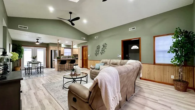 $189,000 | 1111 East Elm Street, West Frankfort, IL 62896