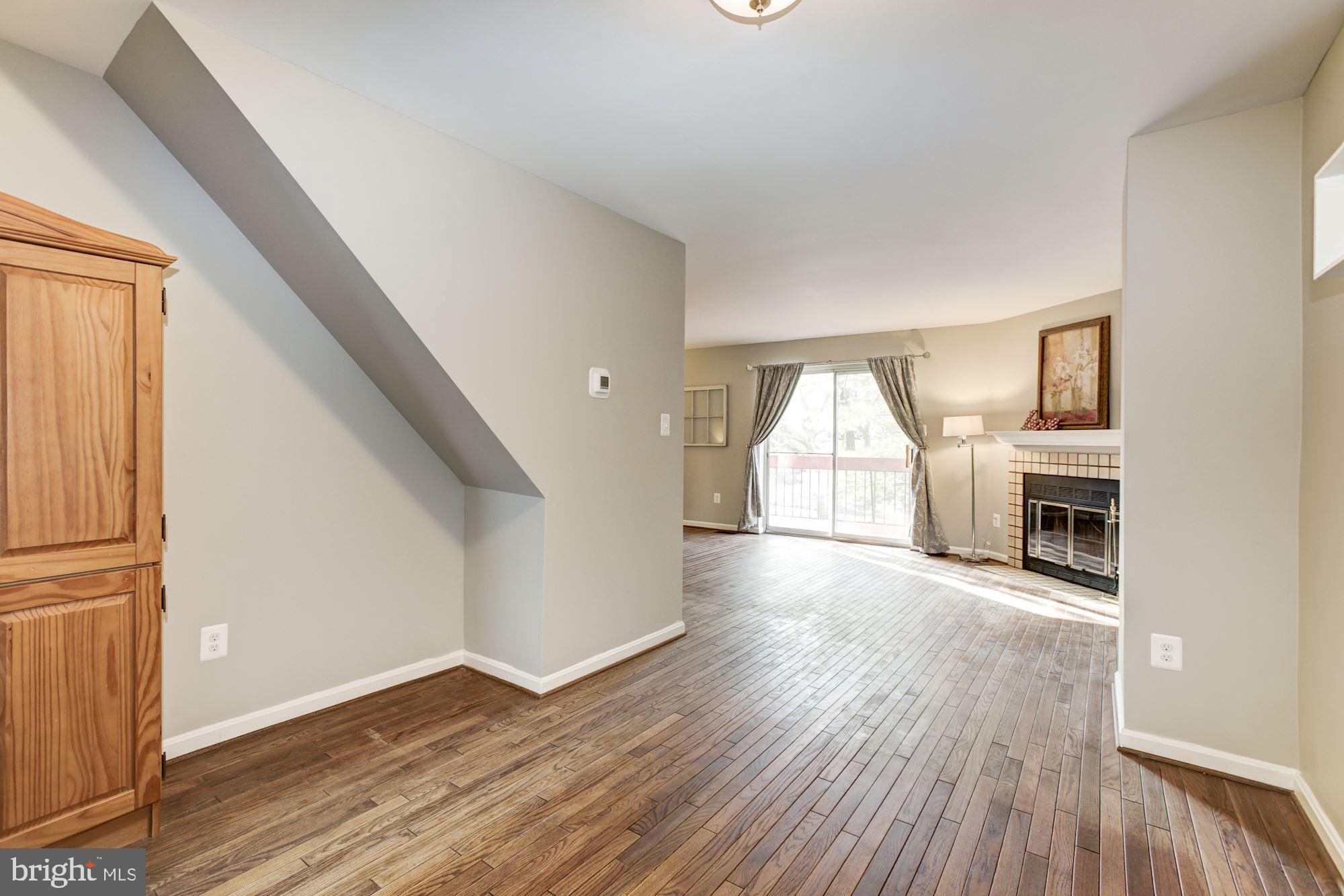 9701 Early Spring Way Columbia, MD 21046 - Photo 12 of 36 DR to LR View