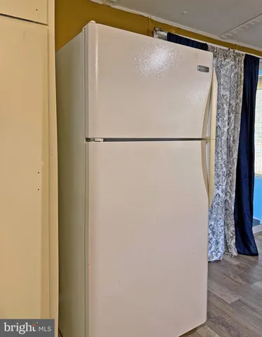 a close view of a refrigerator in a kitchen