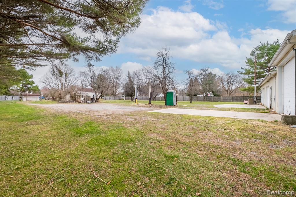 8219 North Genesee Road Mount Morris, MI 48458 - Photo 24 of 28