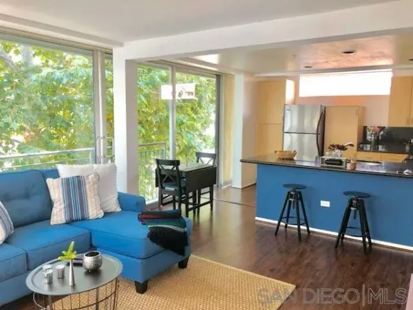 $2,800 | 101 West Market Street, Unit 301, San Diego, CA 92101