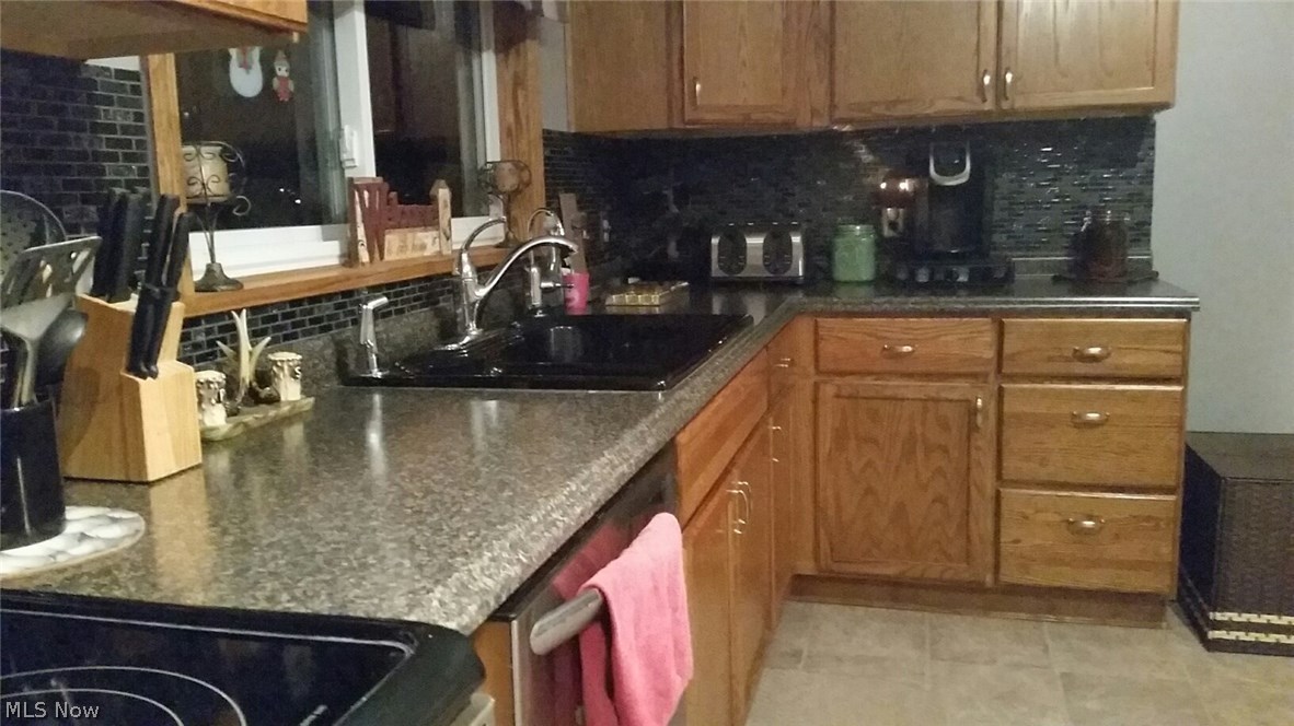 1902 Middle Road Pierpont, OH 44082 - Photo 5 of 19 Gallery Image 5
