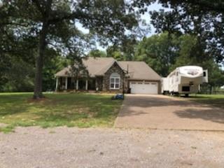 1648 Maple Valley Road Charlotte, TN 37036 - Photo 2 of 17 View of front yard