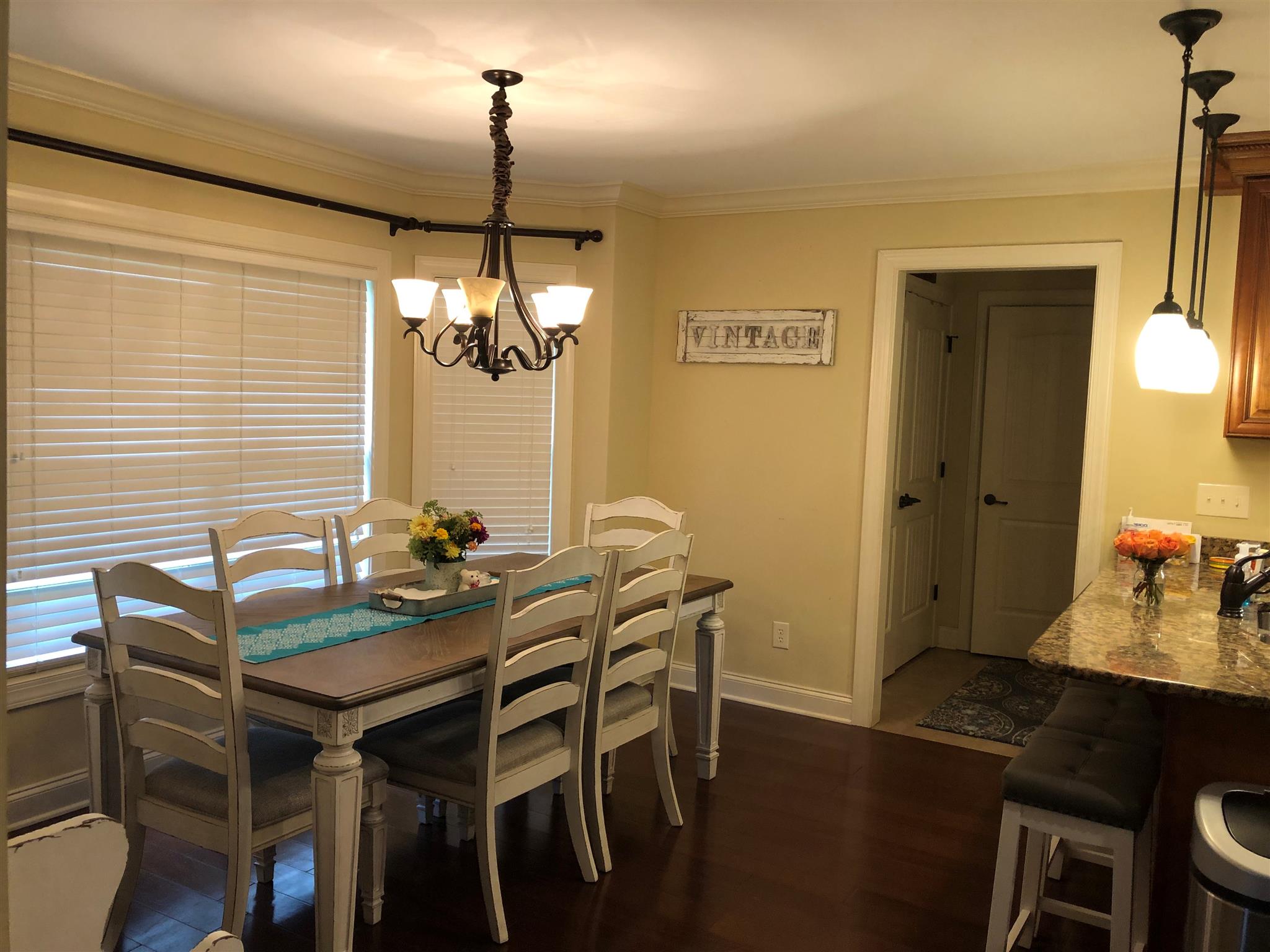 1648 Maple Valley Road Charlotte, TN 37036 - Photo 11 of 17 Dinning area