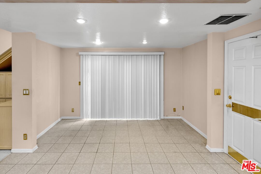 8811 Pershing Drive Playa del Rey, CA 90293 - Photo 14 of 32 Gallery Image 14