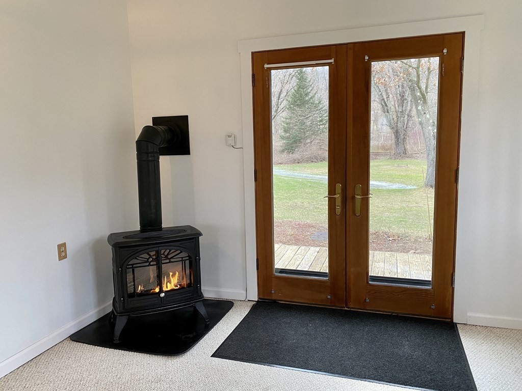 25 Jones Road Deerfield, MA 01342 - Photo 9 of 23 Gallery Image 9