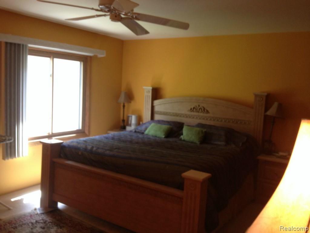 2135 Rochelle Park Drive, Unit 74 Rochester, MI 48309 - Photo 8 of 17 IMG_4172.jpg