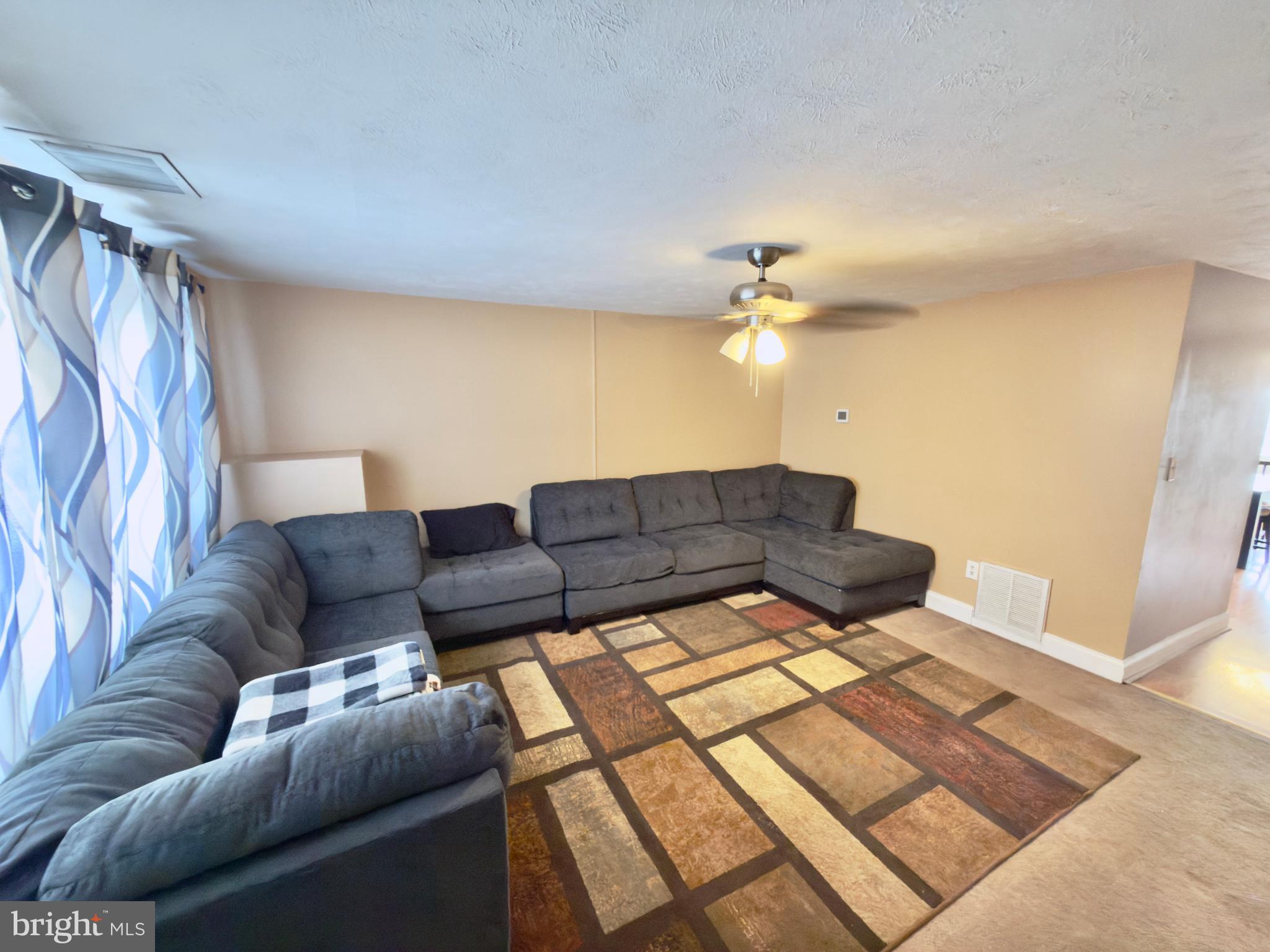 2773 Yarnall Road Halethorpe, MD 21227 - Photo 6 of 29 Spacious Family Room