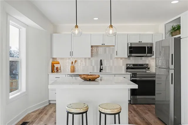 $400,000 | 5005 Grandview Street, Shawnee, KS 66203