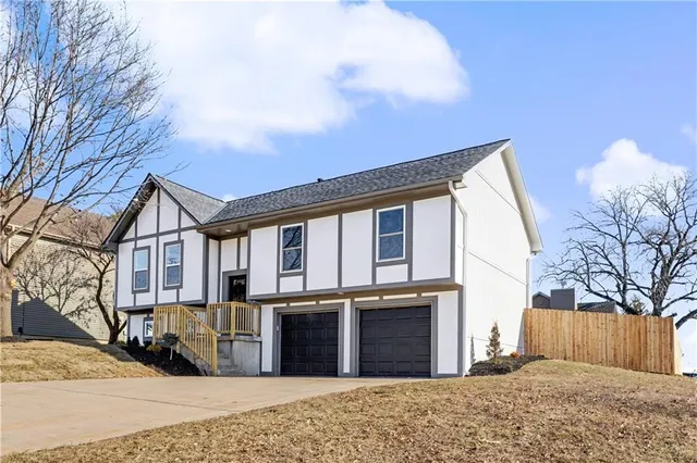$400,000 | 5005 Grandview Street, Shawnee, KS 66203