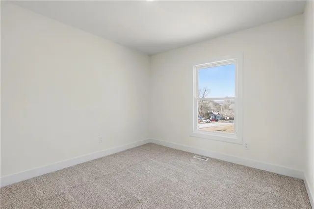 $400,000 | 5005 Grandview Street, Shawnee, KS 66203