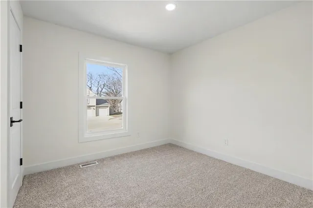 $400,000 | 5005 Grandview Street, Shawnee, KS 66203