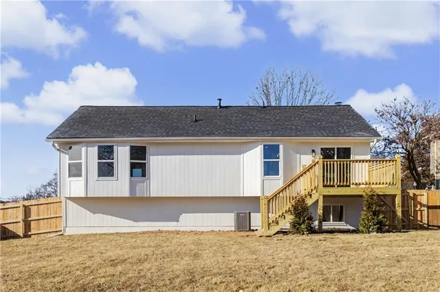 $400,000 | 5005 Grandview Street, Shawnee, KS 66203