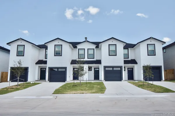 $1,550 | 8318 Via Verona, Unit 103, San Antonio, TX 78227