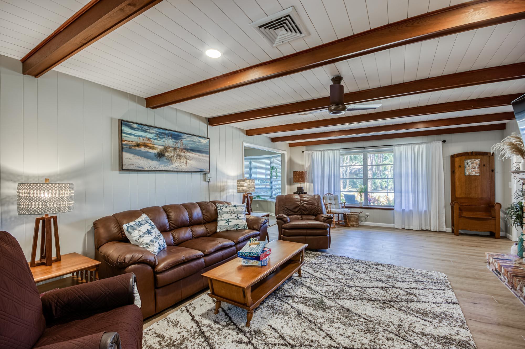 5528 Hibiscus Road Jupiter, FL 33458 - Photo 8 of 48 IMG-4