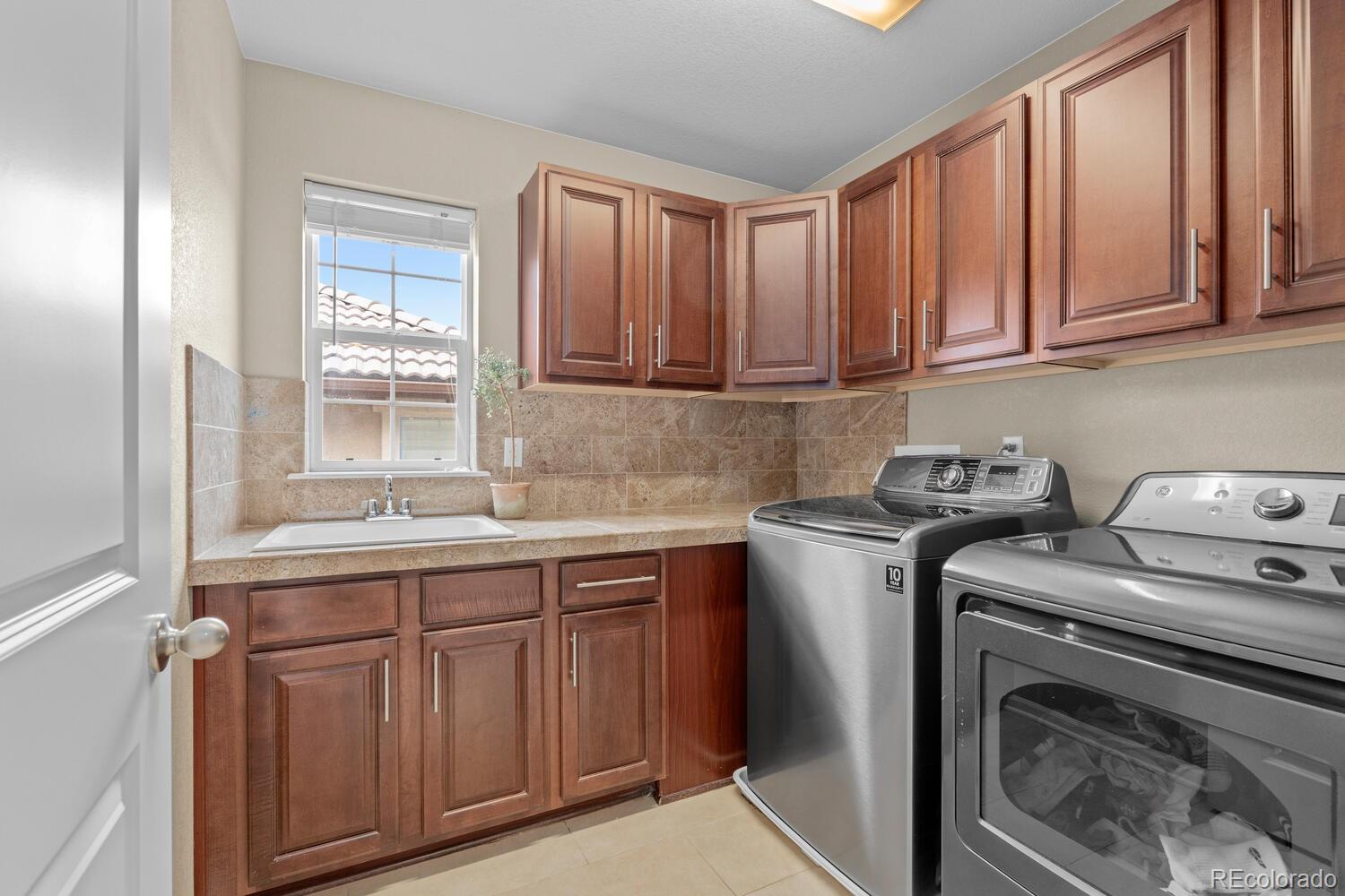 10570 Sundial Rim Road Highlands Ranch, CO 80126 - Photo 25 of 40