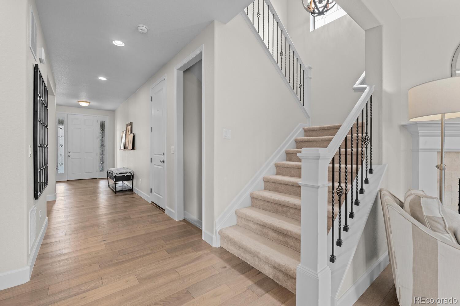 10570 Sundial Rim Road Highlands Ranch, CO 80126 - Photo 7 of 40