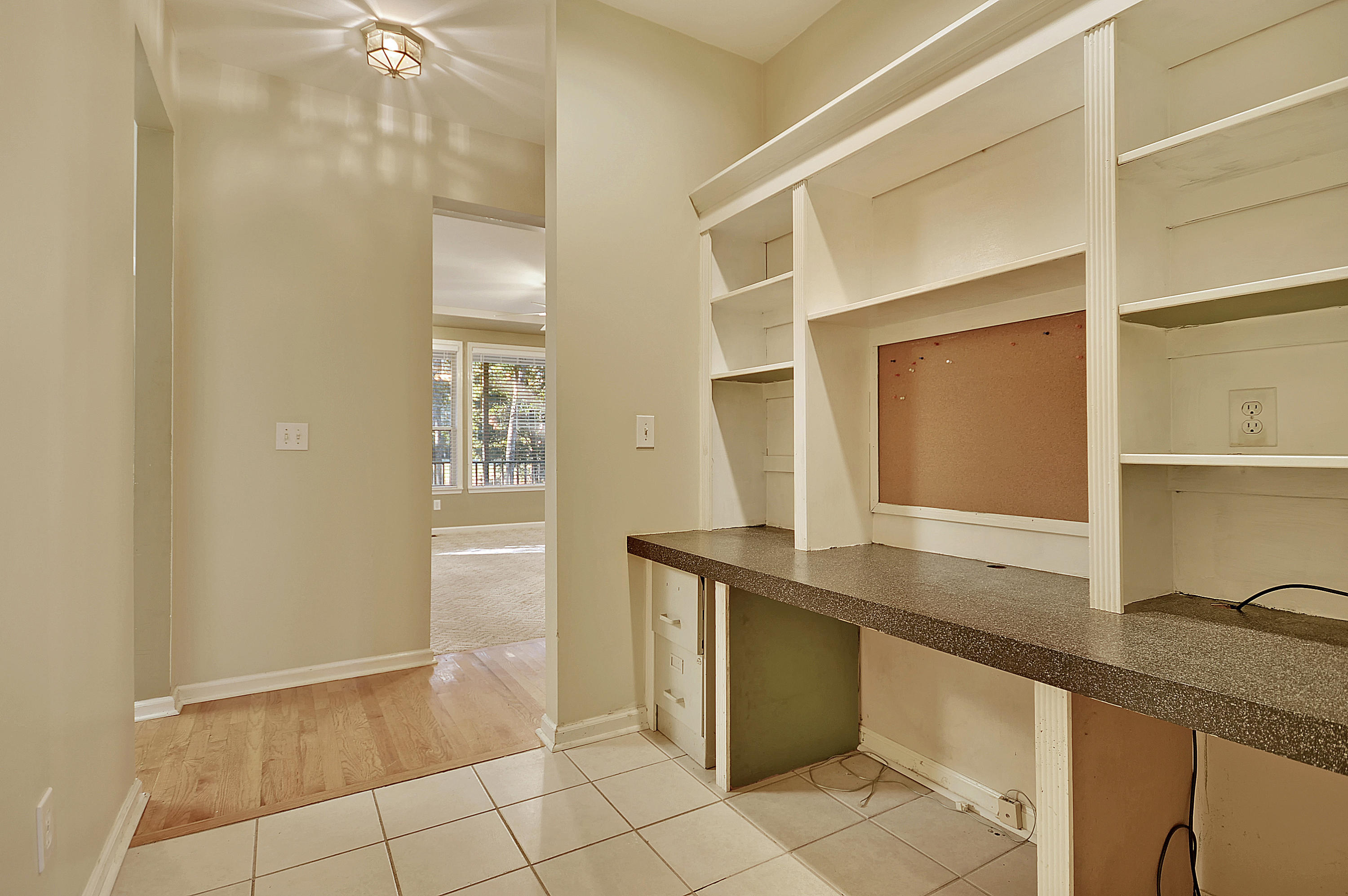 318 Clubview Road Summerville, SC 29485 - Photo 12 of 41 Builit in desk
