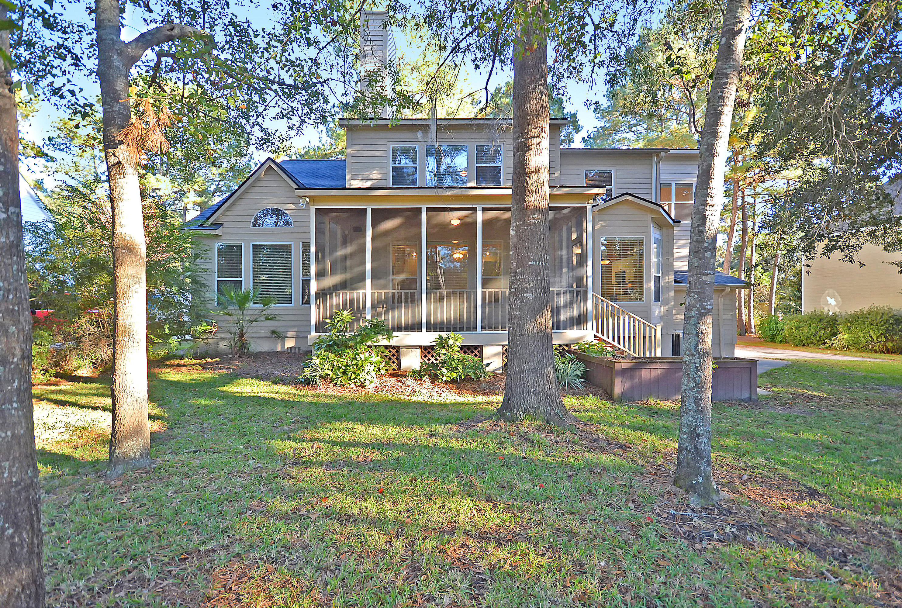 318 Clubview Road Summerville, SC 29485 - Photo 33 of 41 Rear view of home
