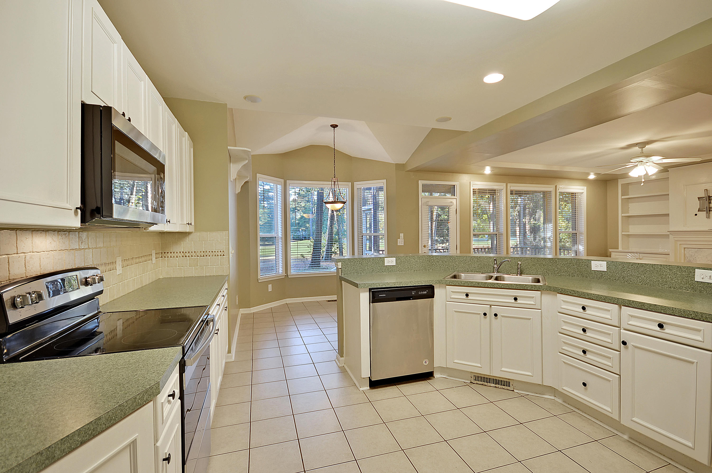 318 Clubview Road Summerville, SC 29485 - Photo 8 of 41 Kitchen
