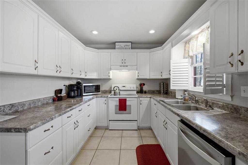 858 River Forest Run Cleveland, GA 30528 - Photo 11 of 41