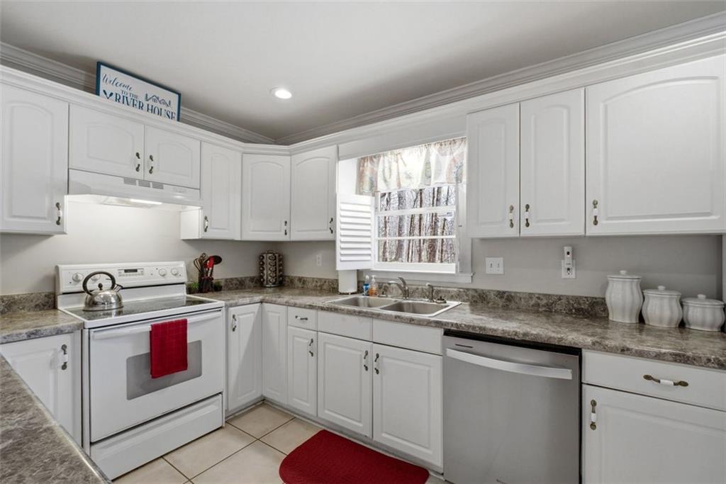 858 River Forest Run Cleveland, GA 30528 - Photo 12 of 41