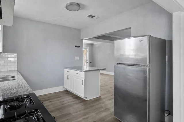 $289,000 | 1211 East Clinton Avenue, Fresno, CA 93704