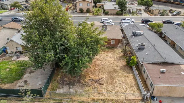 $289,000 | 1211 East Clinton Avenue, Fresno, CA 93704