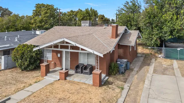 $289,000 | 1211 East Clinton Avenue, Fresno, CA 93704