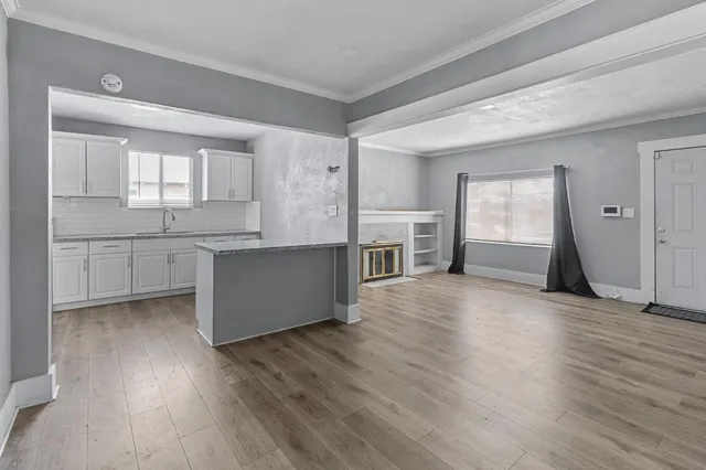 $289,000 | 1211 East Clinton Avenue, Fresno, CA 93704