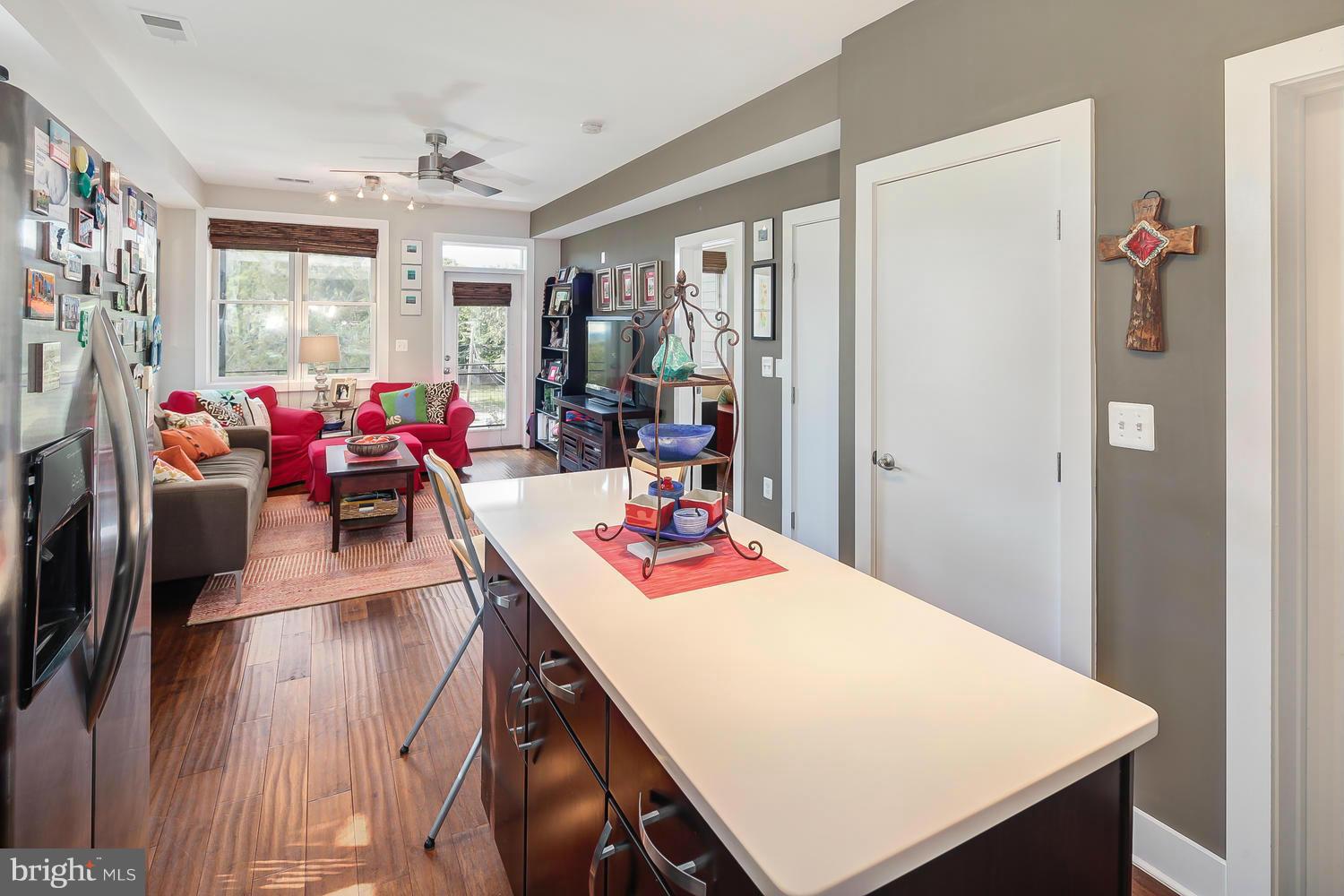 245 15th Street Southeast, Unit 301 Washington, DC 20003 - Photo 11 of 30 Interior (General)