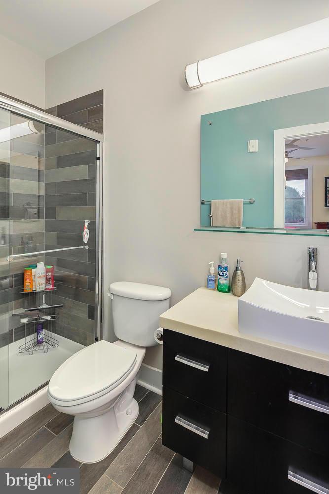 245 15th Street Southeast, Unit 301 Washington, DC 20003 - Photo 26 of 30 Bath