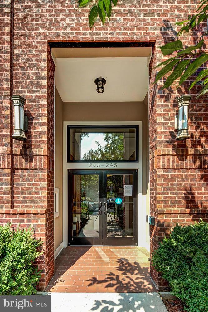 245 15th Street Southeast, Unit 301 Washington, DC 20003 - Photo 4 of 30 Exterior (General)