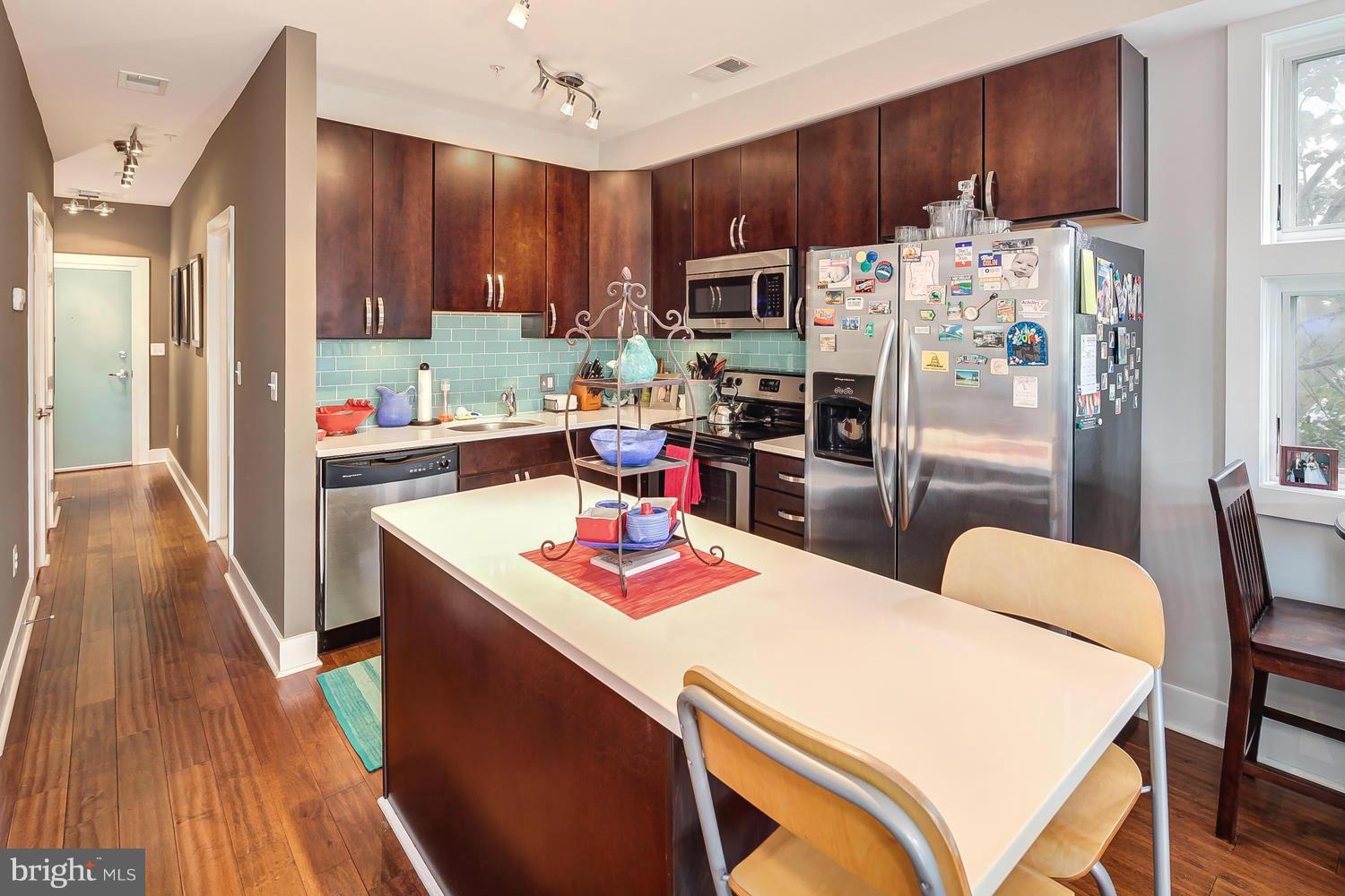 245 15th Street Southeast, Unit 301 Washington, DC 20003 - Photo 7 of 30 Kitchen
