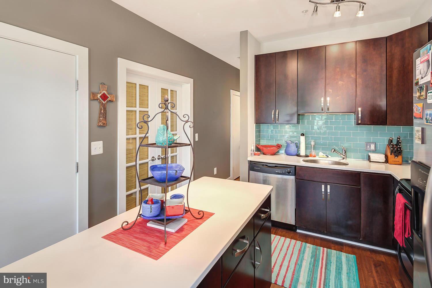 245 15th Street Southeast, Unit 301 Washington, DC 20003 - Photo 8 of 30 Kitchen