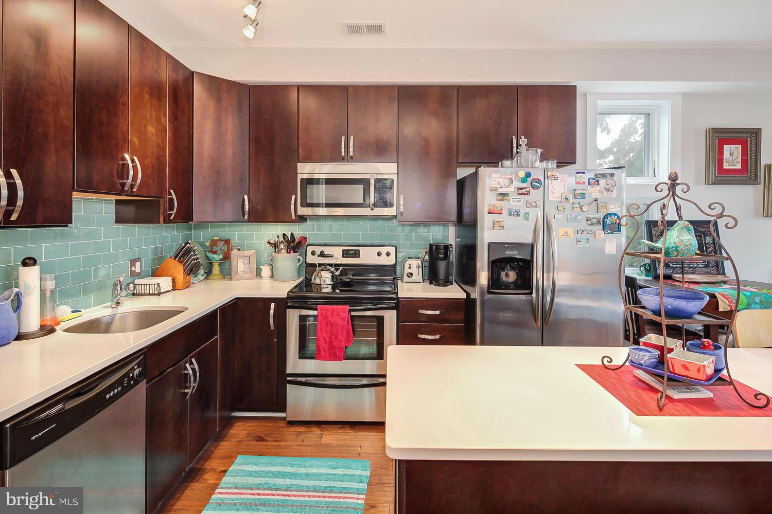 245 15th Street Southeast, Unit 301 Washington, DC 20003 - Photo 9 of 30 Kitchen