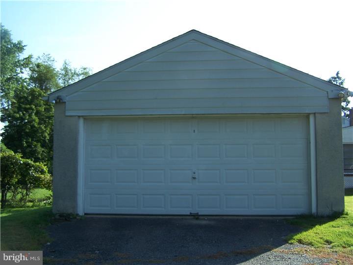 1438 Ashton Road Havertown, PA 19083 - Photo 14 of 16 Garage
