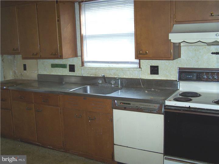 1438 Ashton Road Havertown, PA 19083 - Photo 7 of 16 Kitchen