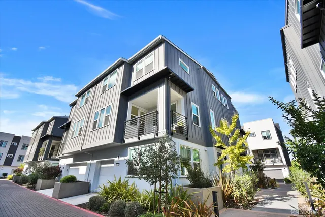 $729,000 | 1778 Railway Circle, Oakland, CA 94607