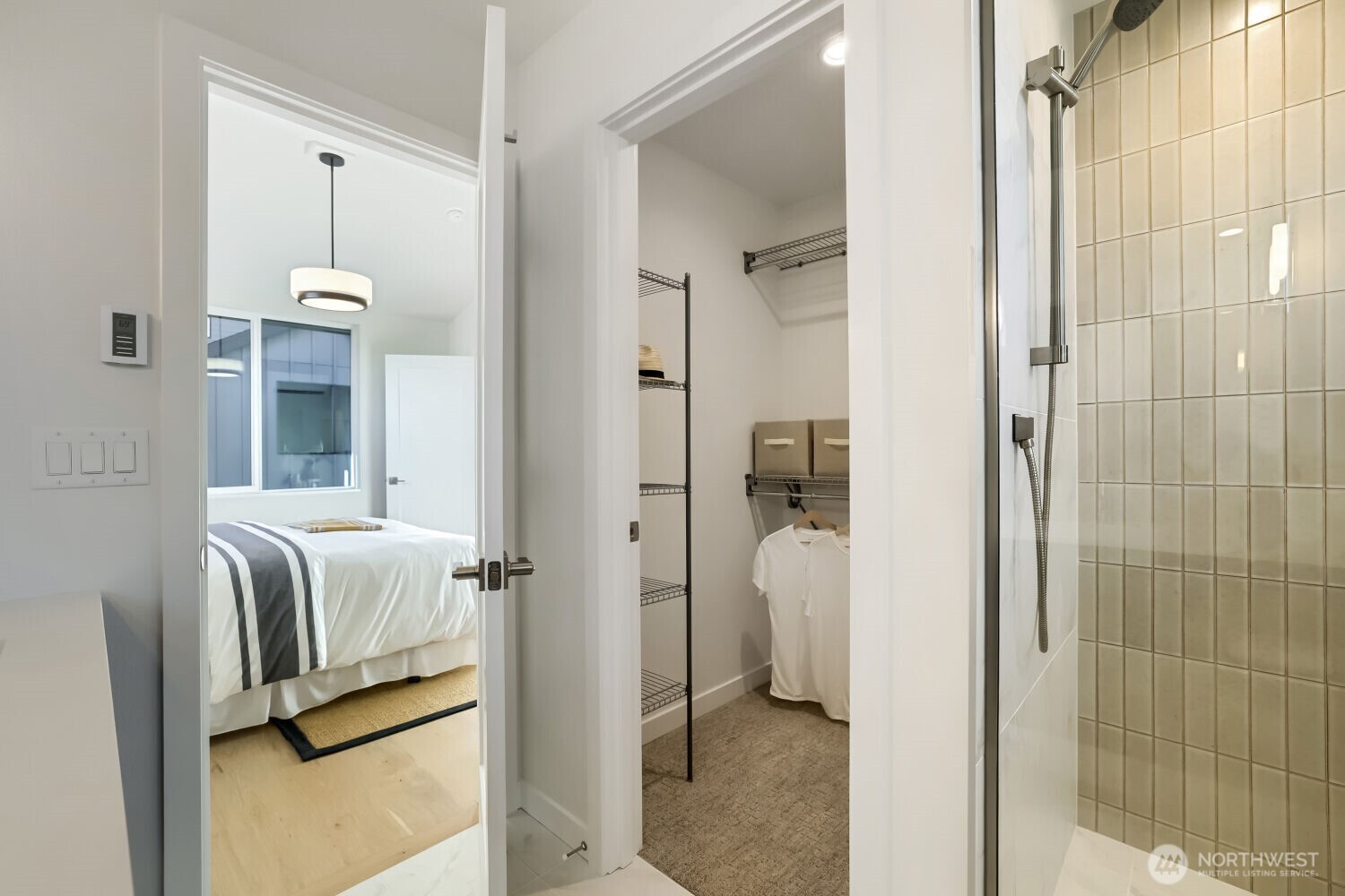 809 Northeast 90th Street Seattle, WA 98115 - Photo 7 of 20