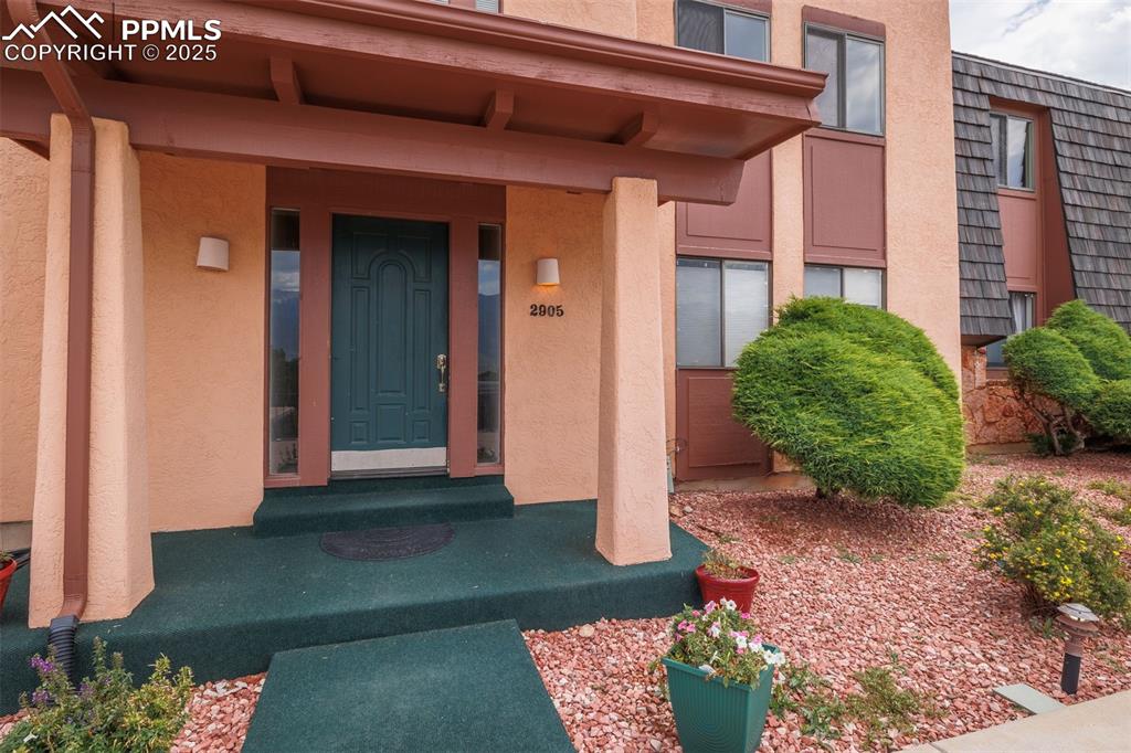2905 Mesa Road, Unit D Colorado Springs, CO 80904 - Photo 32 of 34 a front view of a house
