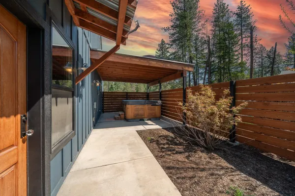 $1,350,000 | 11411 North Nine Mile Road, Nine Mile Falls, WA 99026