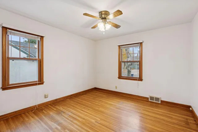 $400,000 | 869 Lowa Avenue West, St. Paul, MN 55117