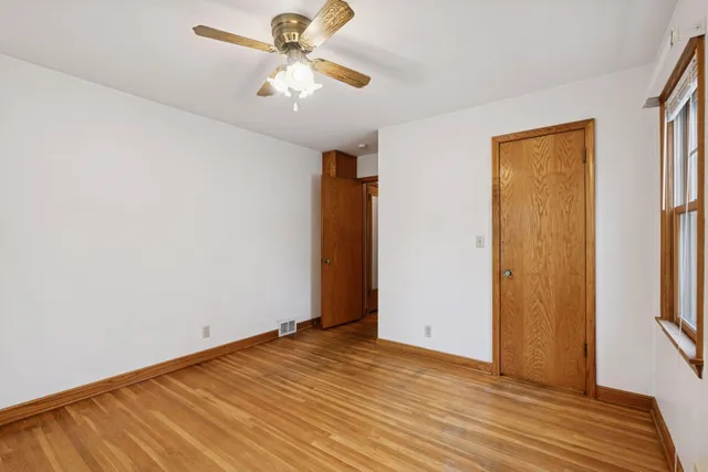 $400,000 | 869 Lowa Avenue West, St. Paul, MN 55117