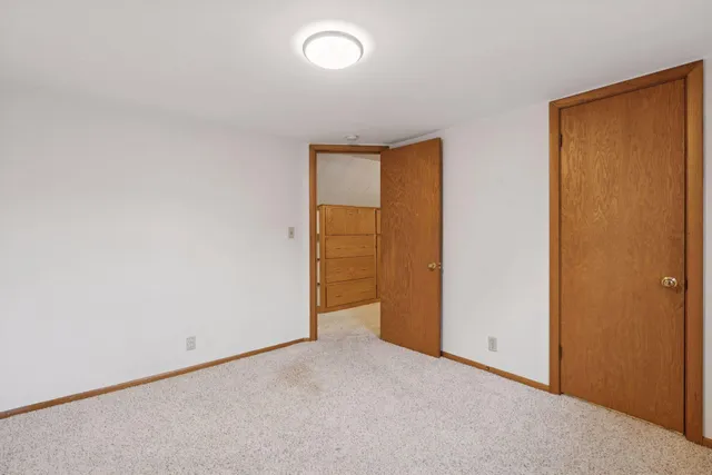 $400,000 | 869 Lowa Avenue West, St. Paul, MN 55117