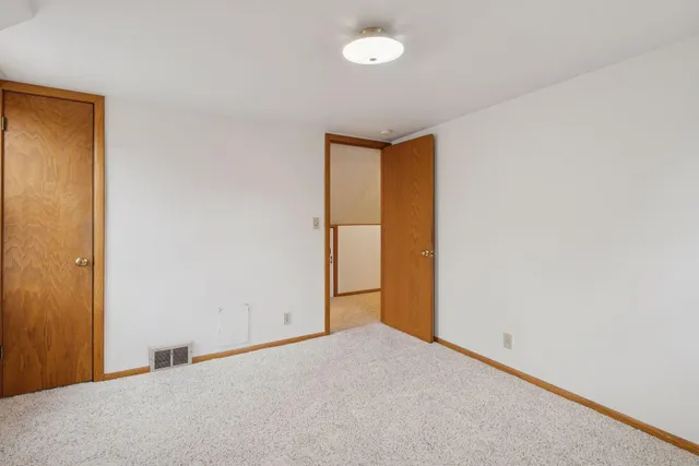 $400,000 | 869 Lowa Avenue West, St. Paul, MN 55117